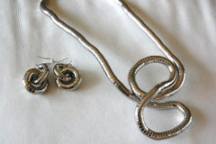 twist jewelry | bendable necklace
